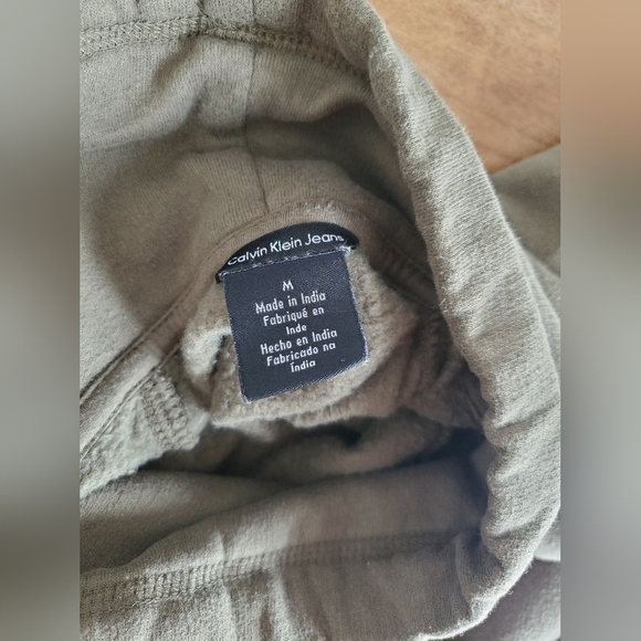 Calvin klein army green cowl neck pullover. Womens medium. VGUC - Picture 2 of 7